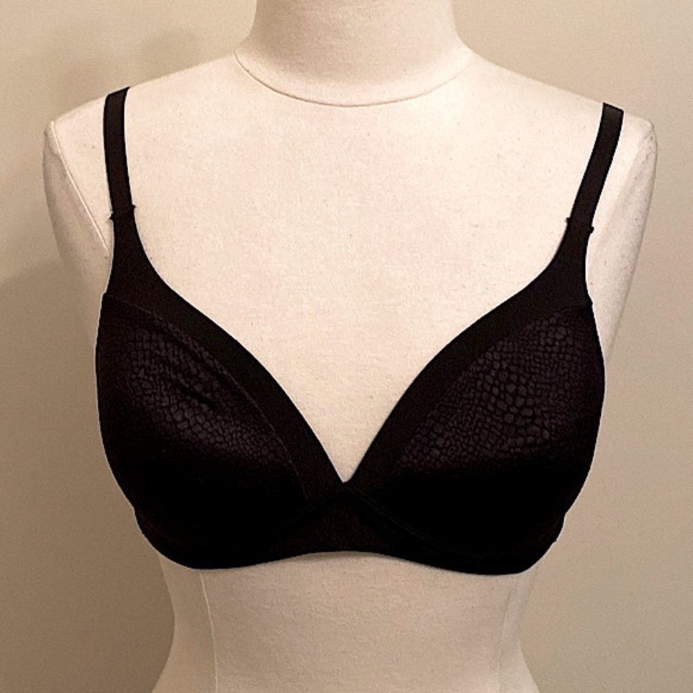 Warners Blissful Benefits Black Back Smoothing Wire Free Lift Bra Size 36B